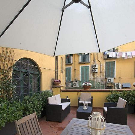 Apartamento Le Terrazze Sul Cortile Salerno Exterior foto