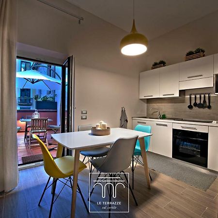 Apartamento Le Terrazze Sul Cortile Salerno Exterior foto
