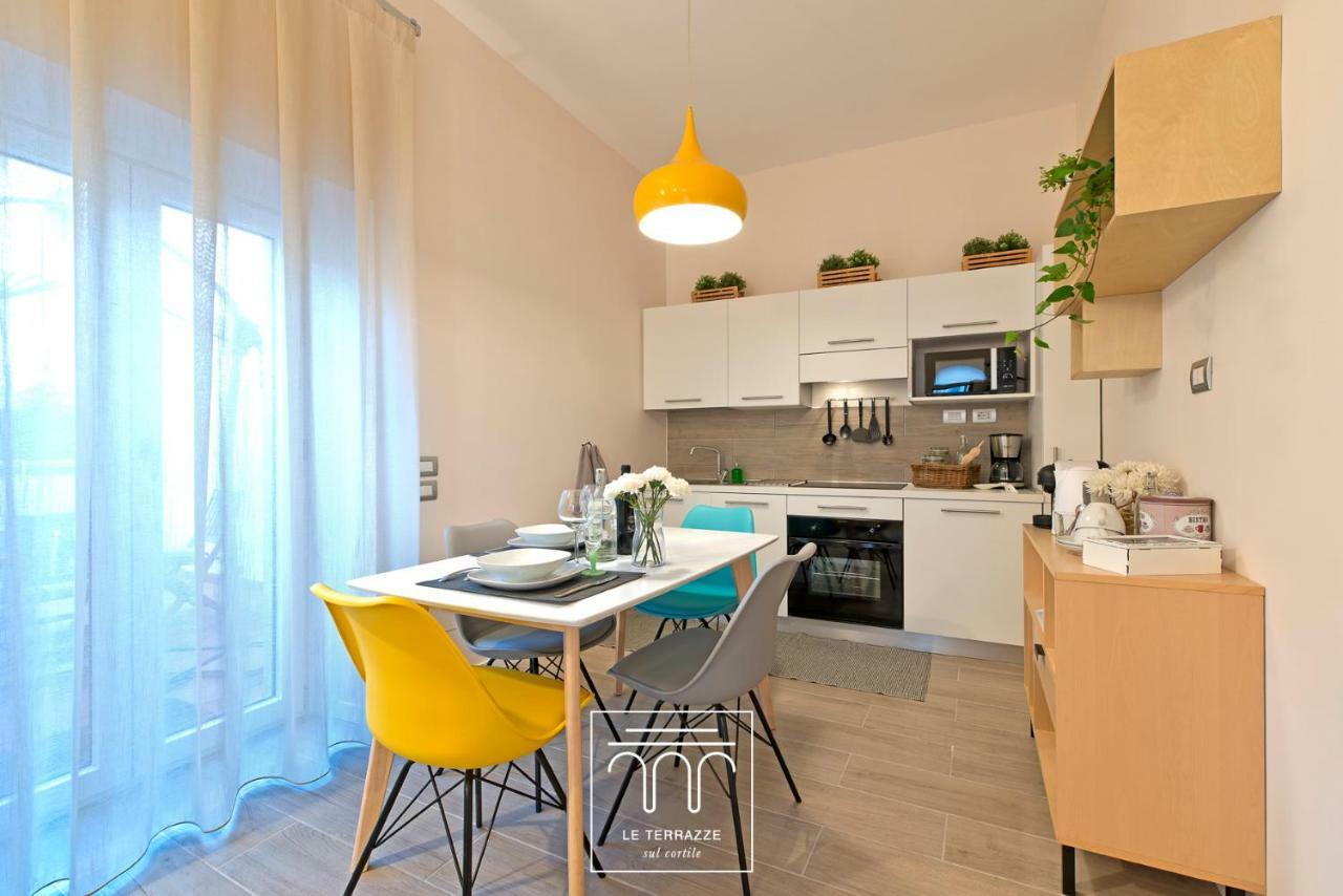 Apartamento Le Terrazze Sul Cortile Salerno Exterior foto