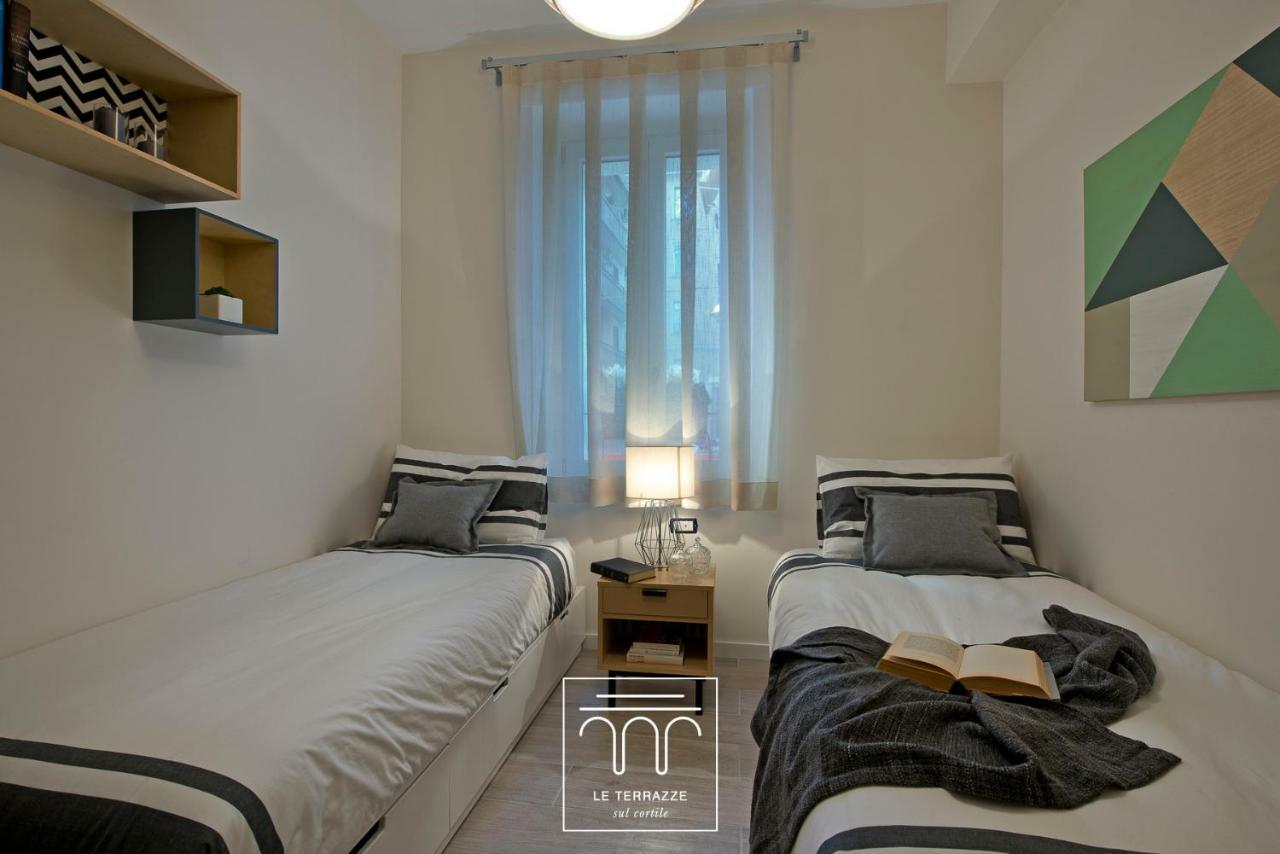Apartamento Le Terrazze Sul Cortile Salerno Exterior foto