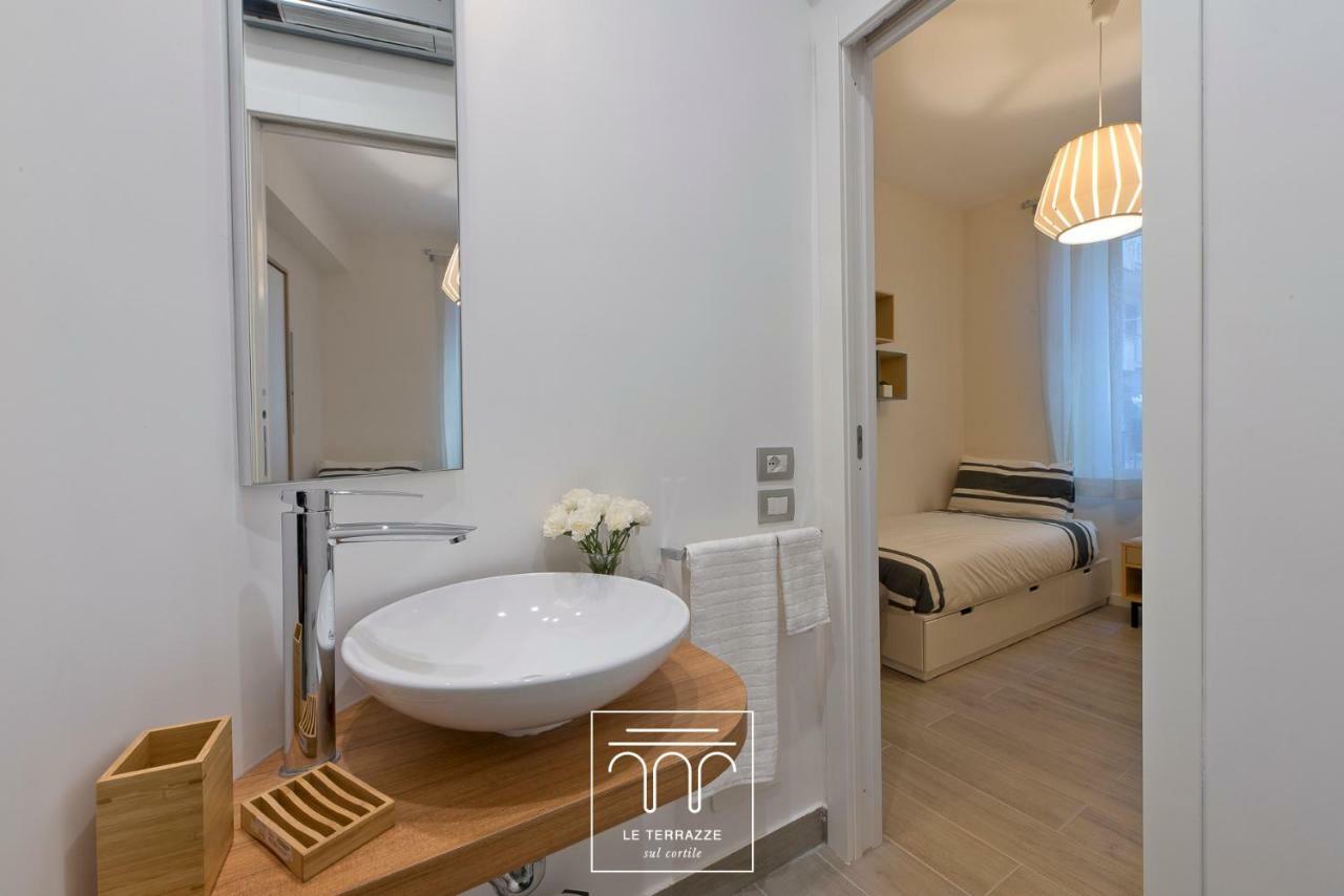 Apartamento Le Terrazze Sul Cortile Salerno Exterior foto