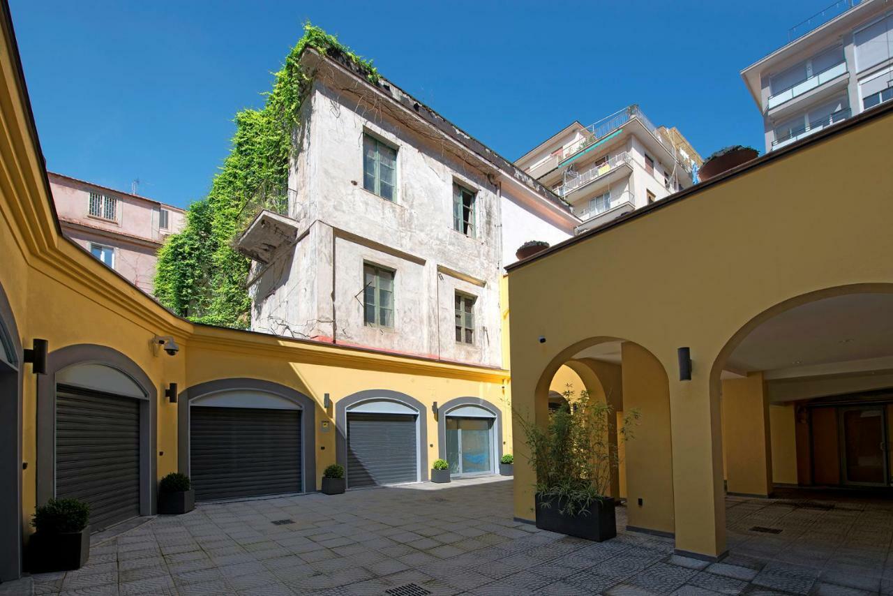 Apartamento Le Terrazze Sul Cortile Salerno Exterior foto